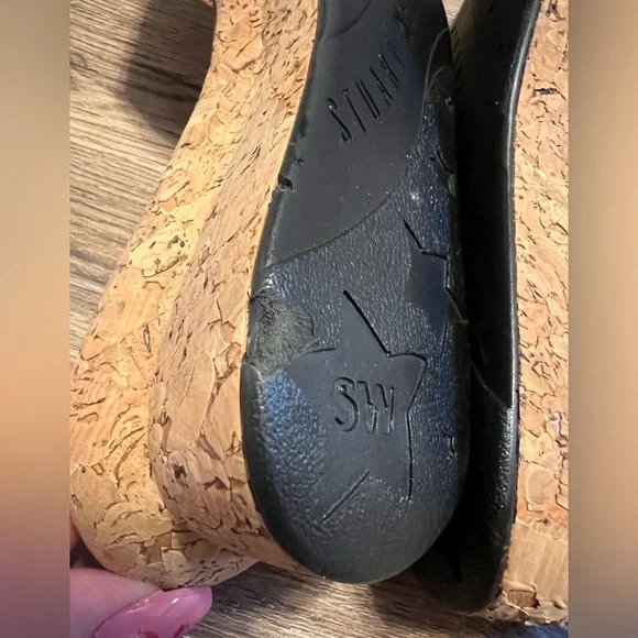 Stuart Weitzman Brown Leather Cork Wedges Gold Buckle Sandals Size 6.5 - Picture 6 of 8